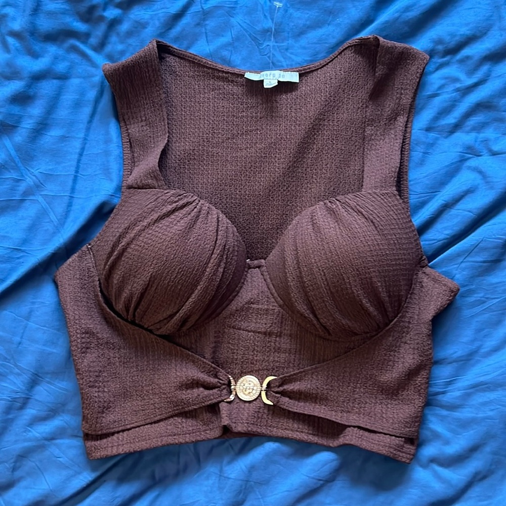 Brown Tank Crop